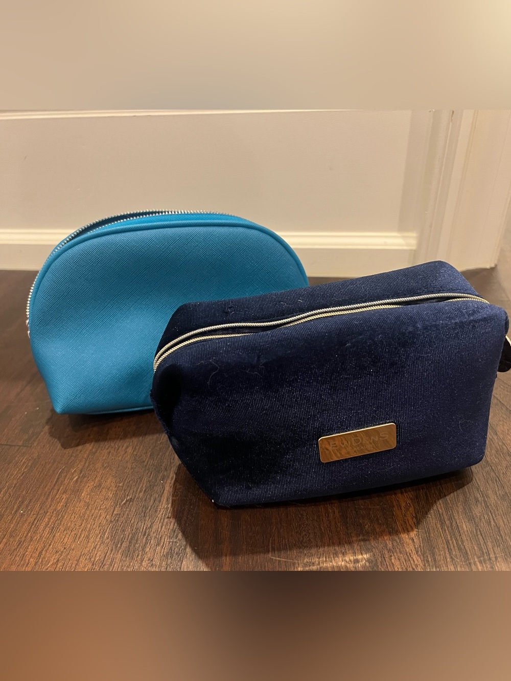 Evidens Navy Velvet Cosmetic Pouch with La Mer Teal Accent Pouch